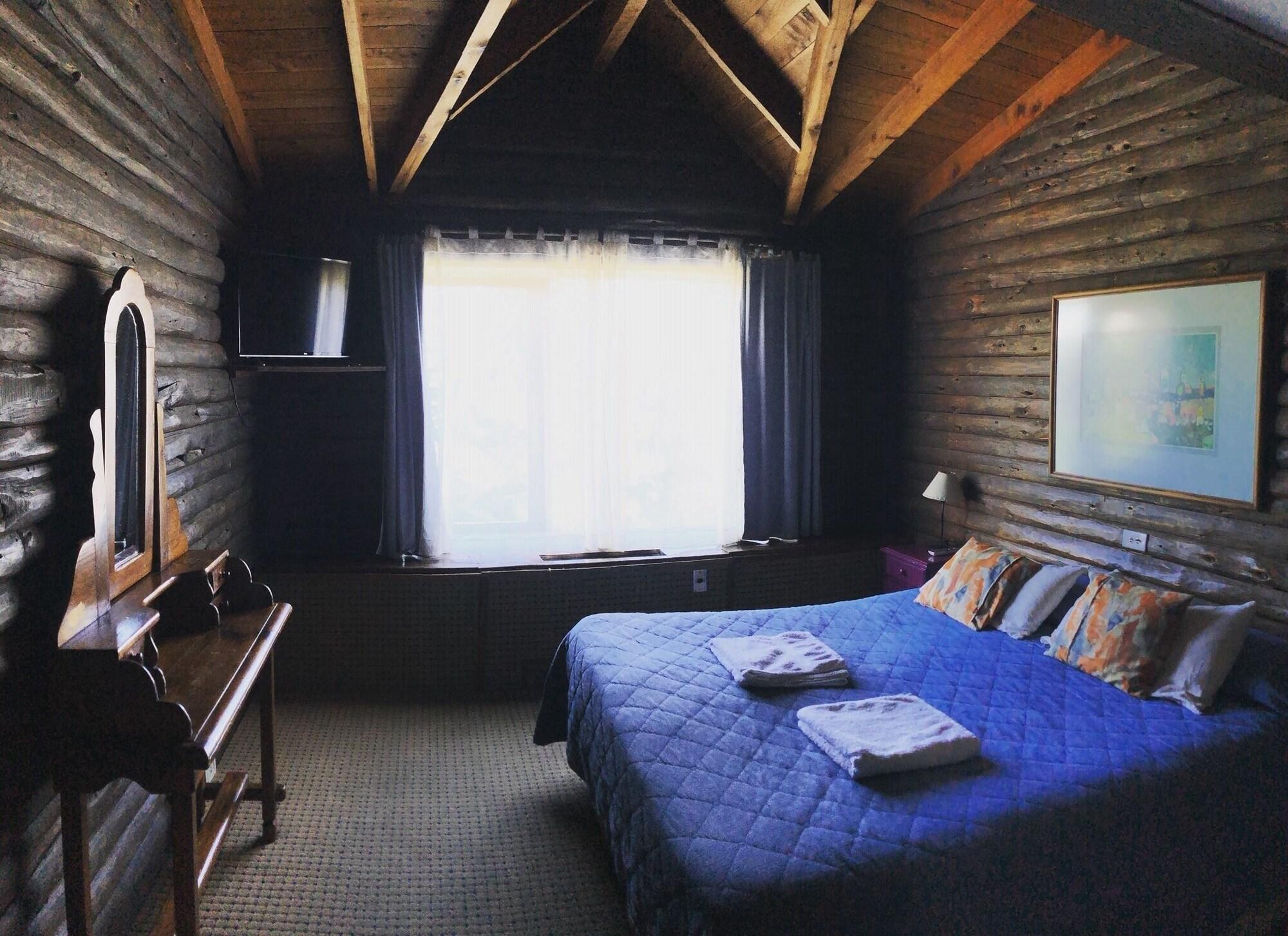 La Luna Inn *